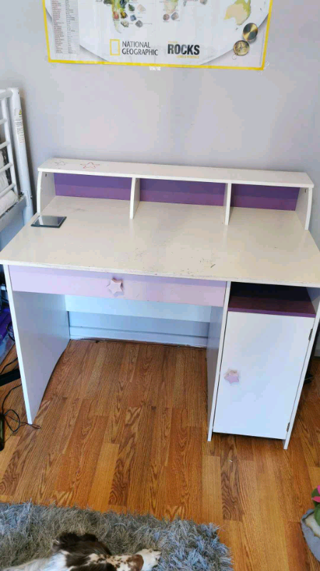 girls purple desk